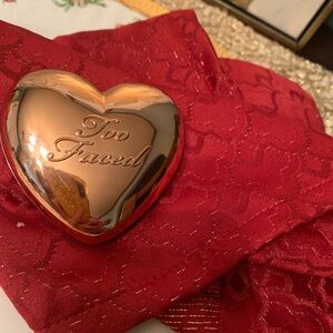 Too Faced Ray of Light Heart Highlighter